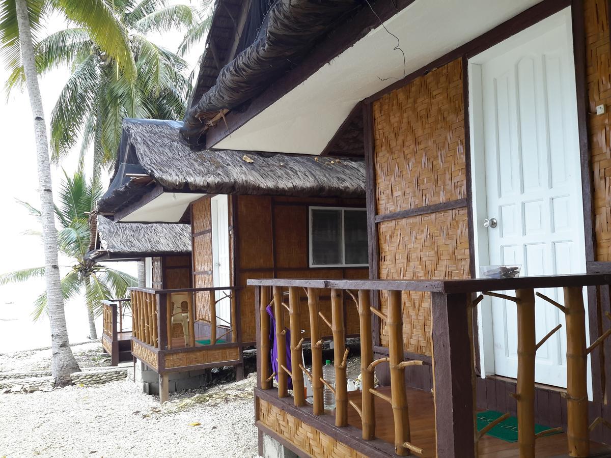 سَمَلْ La Isla Bonita Talikud Island Beach Resort المظهر الخارجي الصورة