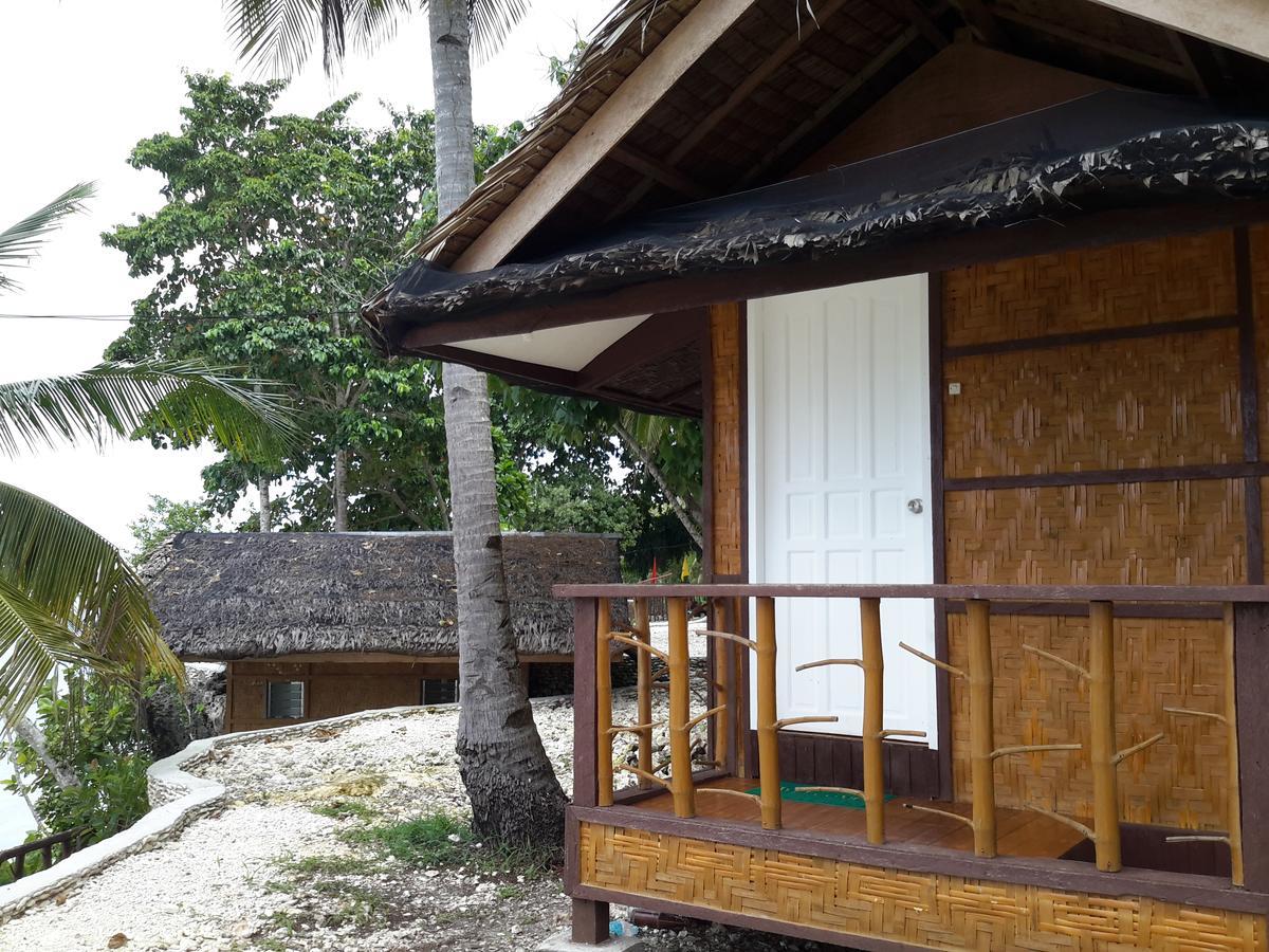 سَمَلْ La Isla Bonita Talikud Island Beach Resort المظهر الخارجي الصورة