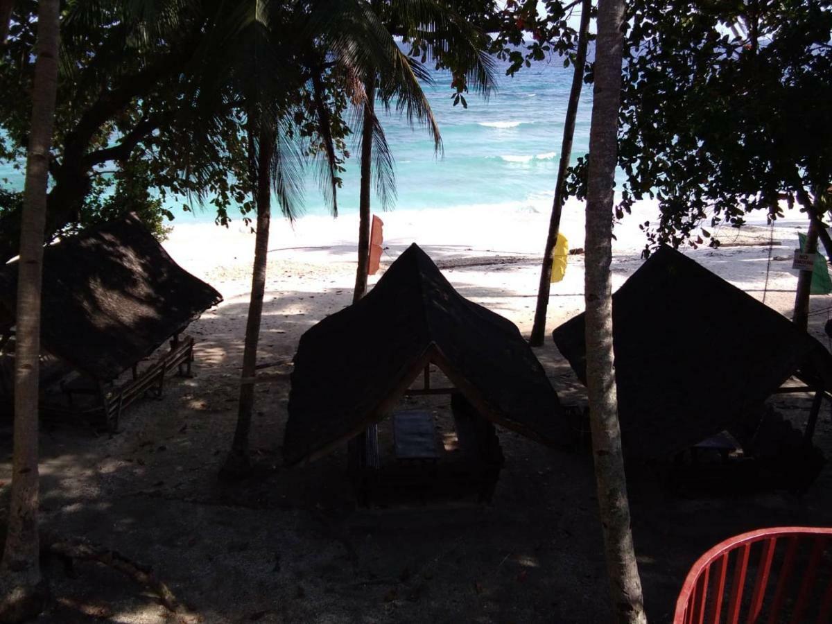 سَمَلْ La Isla Bonita Talikud Island Beach Resort المظهر الخارجي الصورة